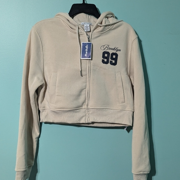 Better together Brooklyn 99 hoodie and short set size medium - Picture 4 of 12